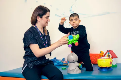 Acesso a Tratamentos e Terapia para Criança com Autismo